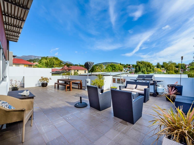 1/70 Lord Street, Sandy Bay TAS 7005