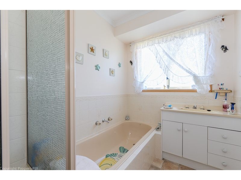 9 Nielson Drive, Montrose TAS 7010