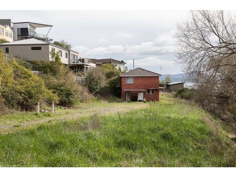 337 Churchill Avenue, Sandy Bay TAS 7005