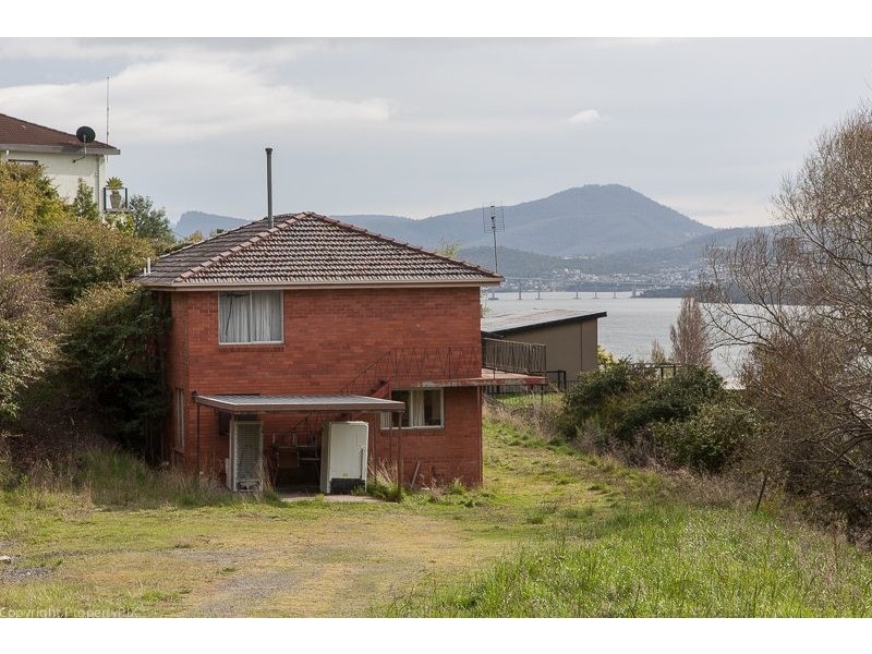337 Churchill Avenue, Sandy Bay TAS 7005