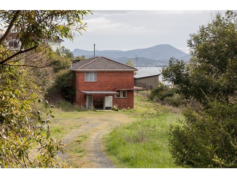 337 Churchill Avenue, Sandy Bay TAS 7005