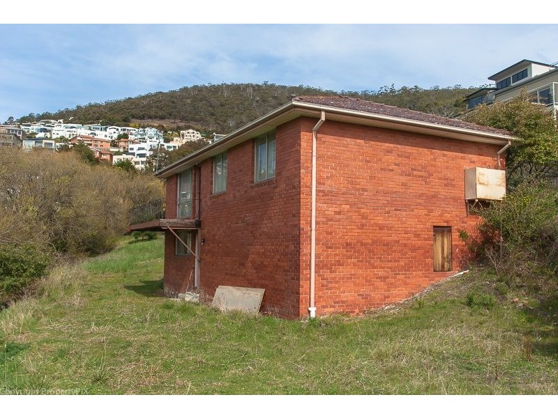 337 Churchill Avenue, Sandy Bay TAS 7005