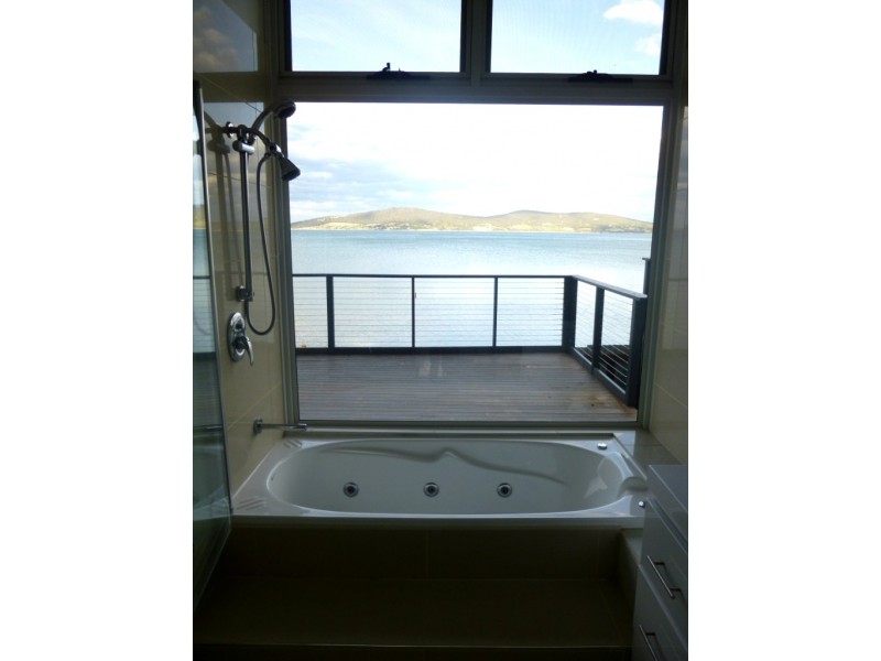 187 Droughty Point Road, Rokeby TAS 7019