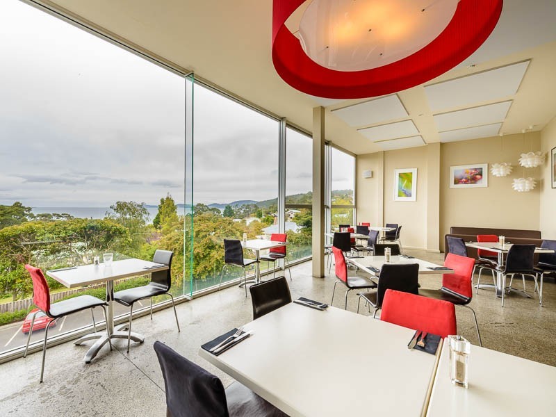 ” Taroona Lounge Bar and Restaurant”, Taroona TAS 7053