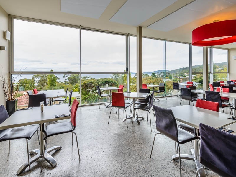 ” Taroona Lounge Bar and Restaurant”, Taroona TAS 7053