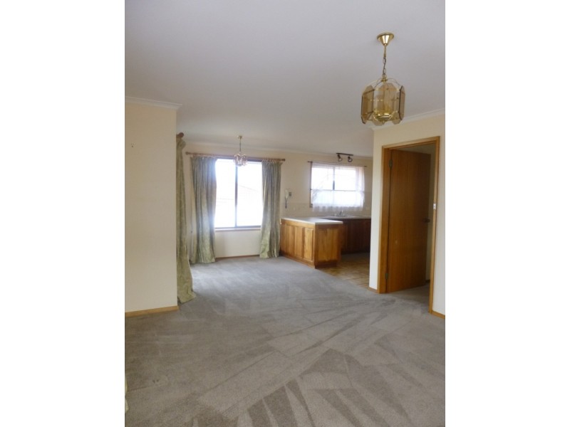 2/31-33 Kaoota Road, Rose Bay TAS 7015