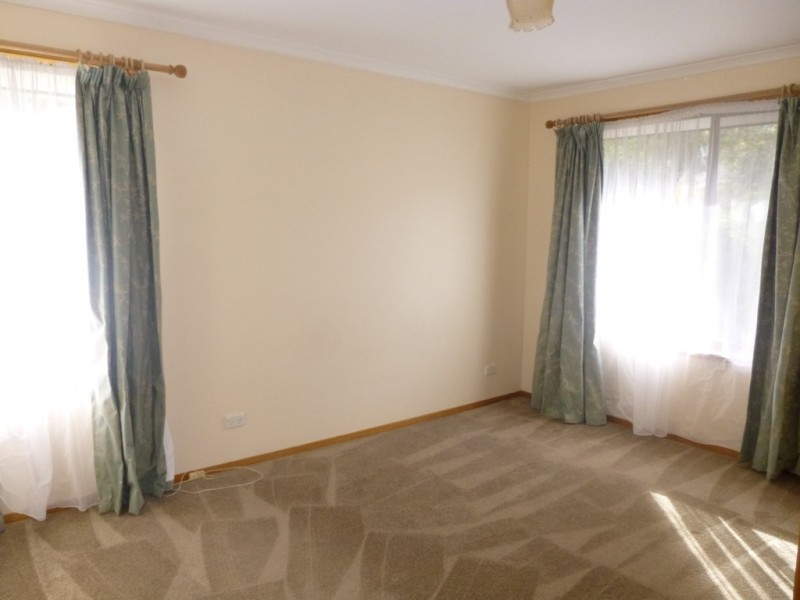 2/31-33 Kaoota Road, Rose Bay TAS 7015