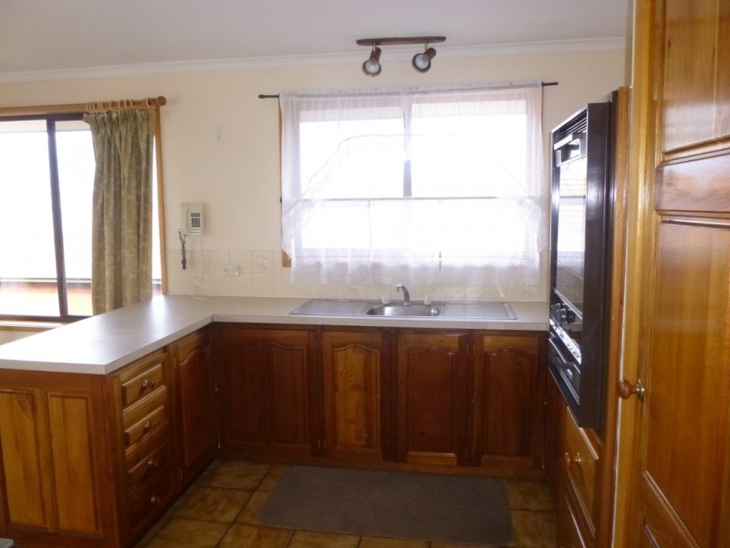 2/31-33 Kaoota Road, Rose Bay TAS 7015