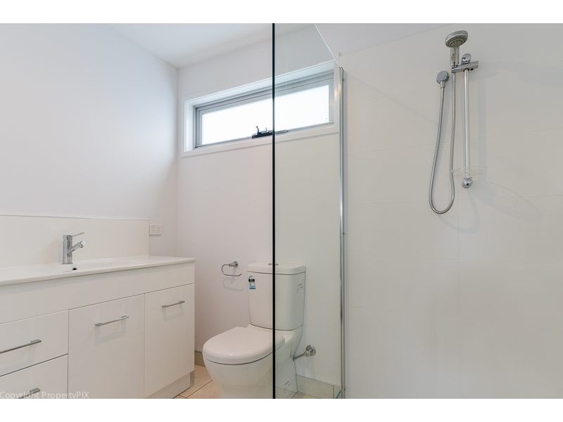 2/52 Malunna Road, Lindisfarne TAS 7015