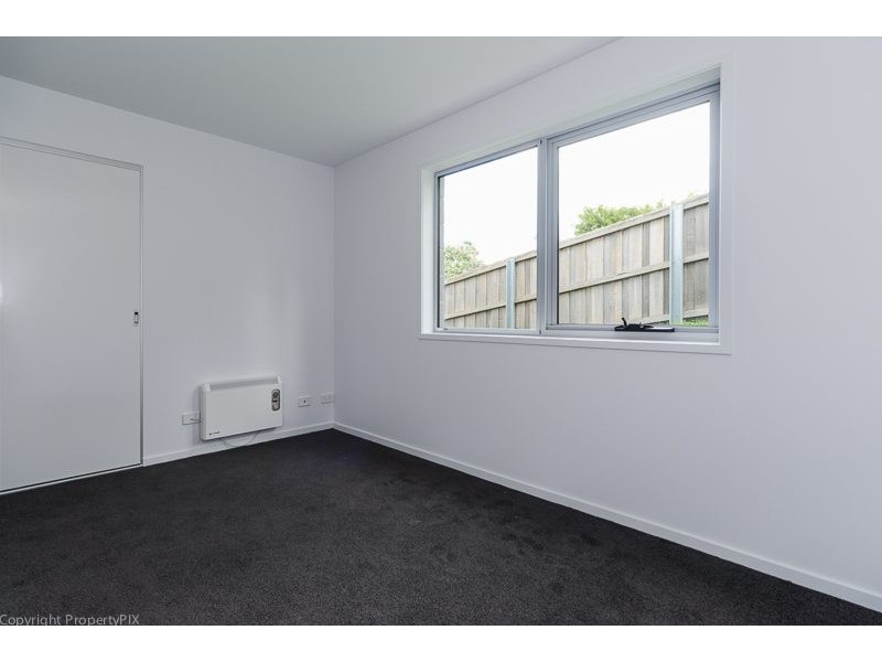 2/52 Malunna Road, Lindisfarne TAS 7015