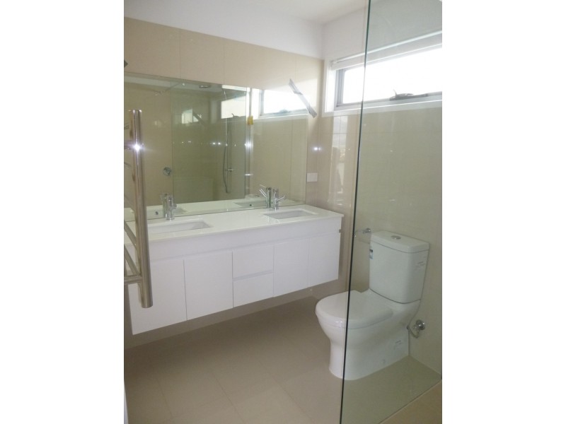 3/52 Malunna Road, Lindisfarne TAS 7015