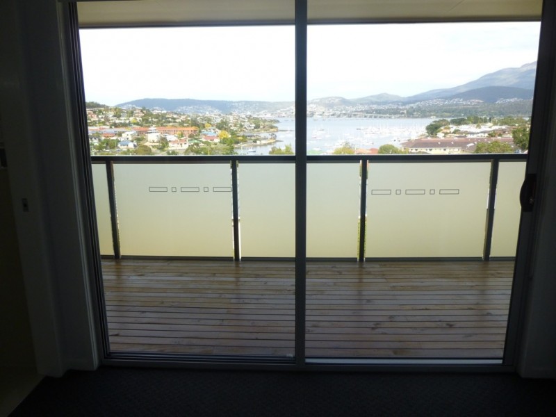 3/52 Malunna Road, Lindisfarne TAS 7015