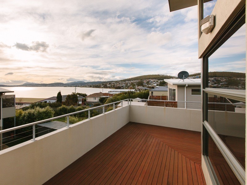 1/351 Carella Street, Tranmere TAS 7018