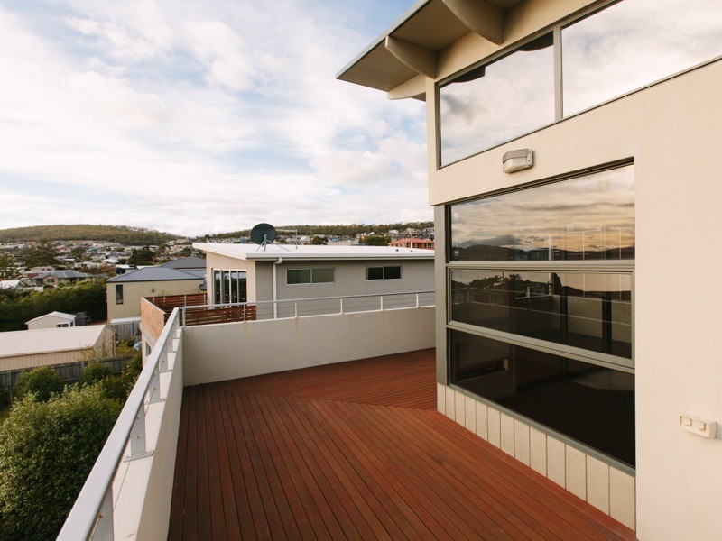 1/351 Carella Street, Tranmere TAS 7018