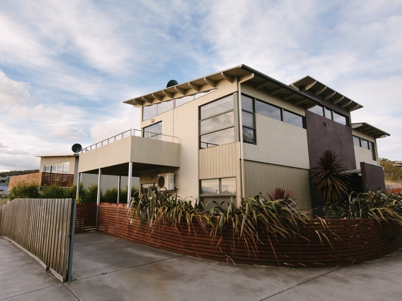 1/351 Carella Street, Tranmere TAS 7018