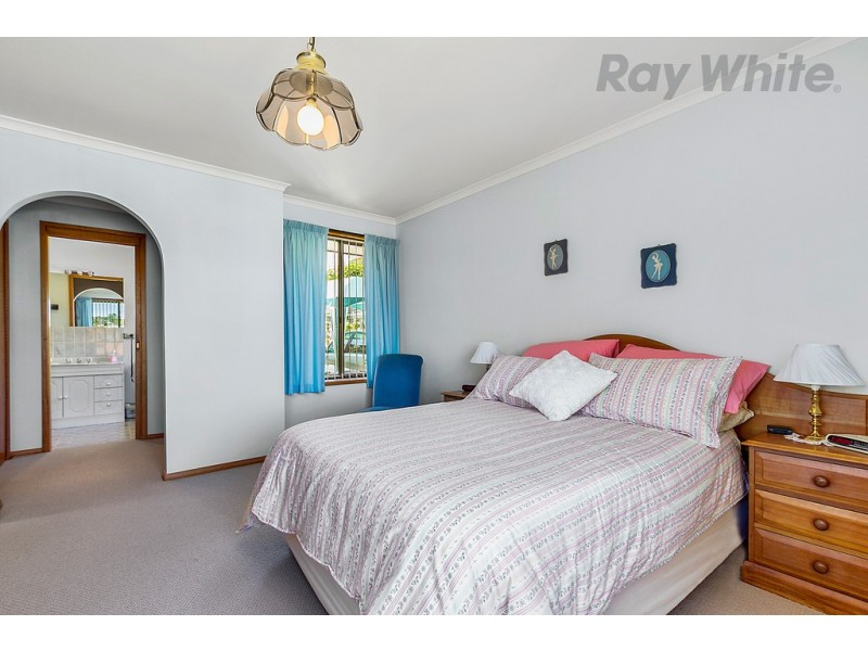 4 Swinton Place, Rose Bay TAS 7015