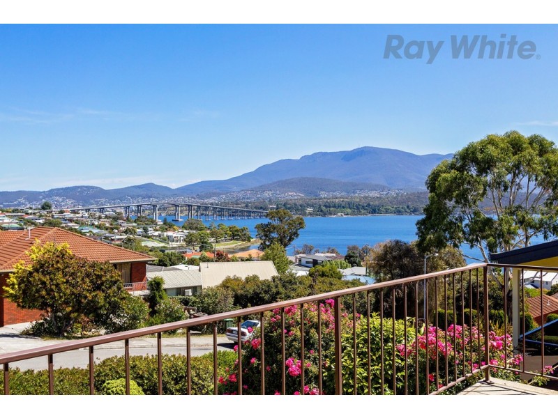 4 Swinton Place, Rose Bay TAS 7015