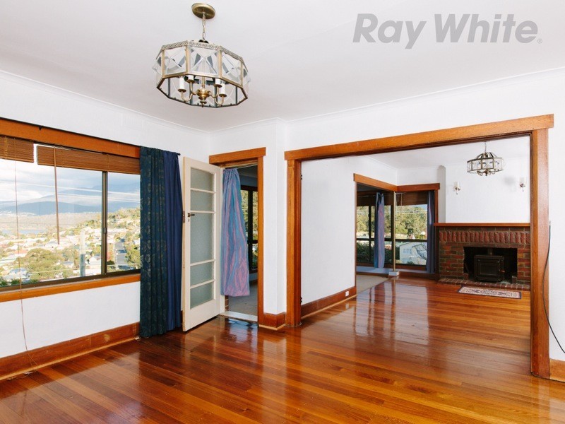 29 Corinna Road, Lindisfarne TAS 7015