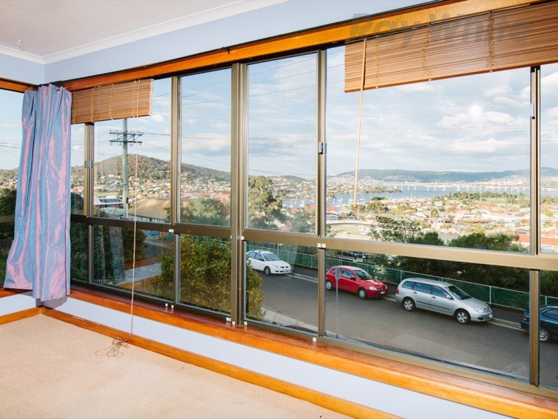 29 Corinna Road, Lindisfarne TAS 7015