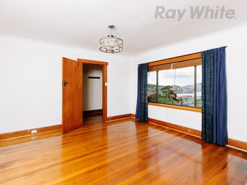 29 Corinna Road, Lindisfarne TAS 7015