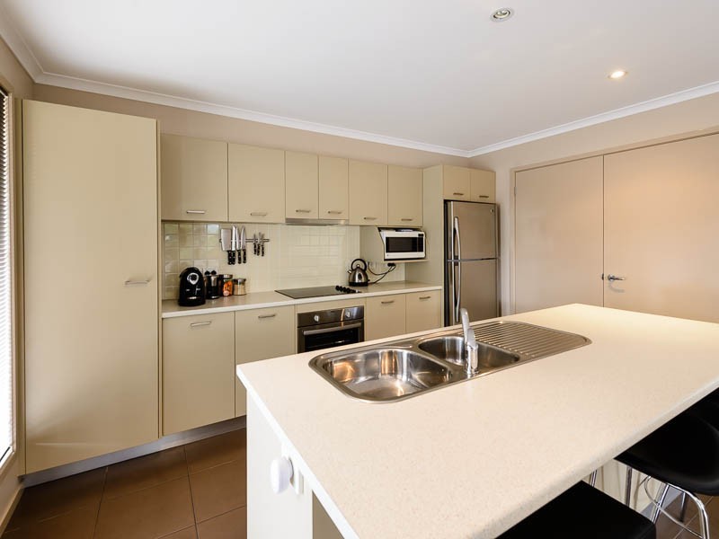 2/6 Dampier Street, Warrane TAS 7018