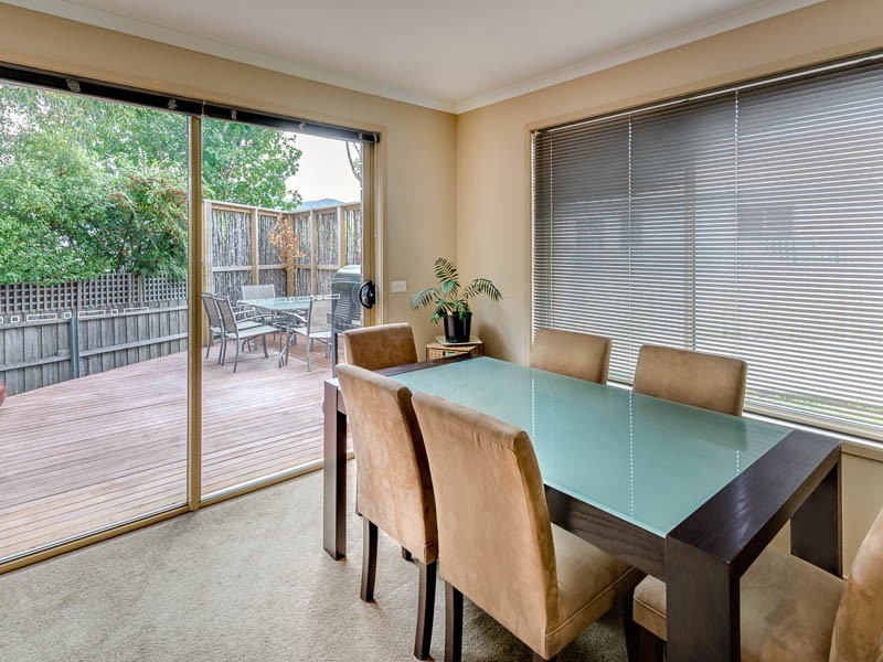 2/6 Dampier Street, Warrane TAS 7018