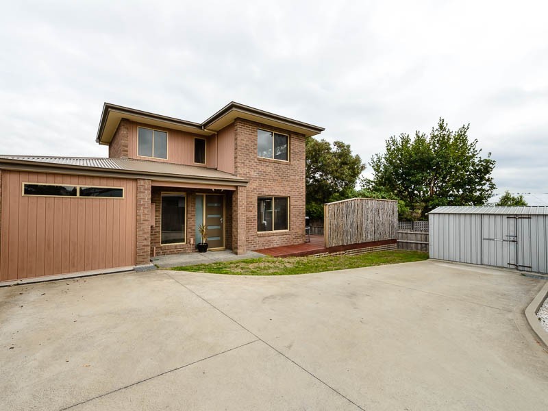 2/6 Dampier Street, Warrane TAS 7018