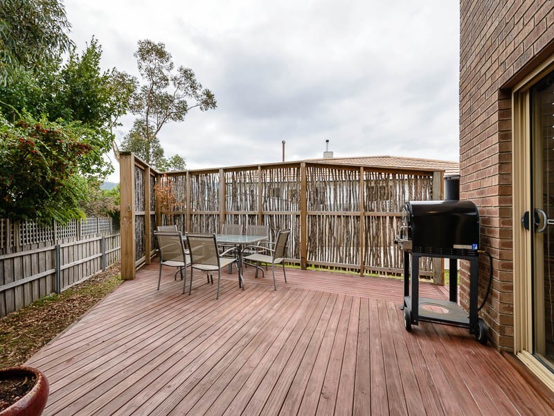 2/6 Dampier Street, Warrane TAS 7018