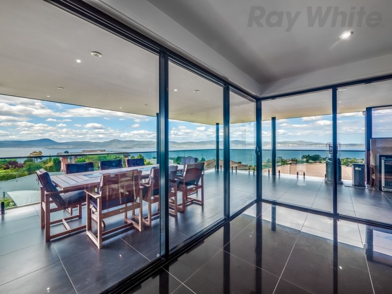 70 Lipscombe Avenue, Sandy Bay TAS 7005