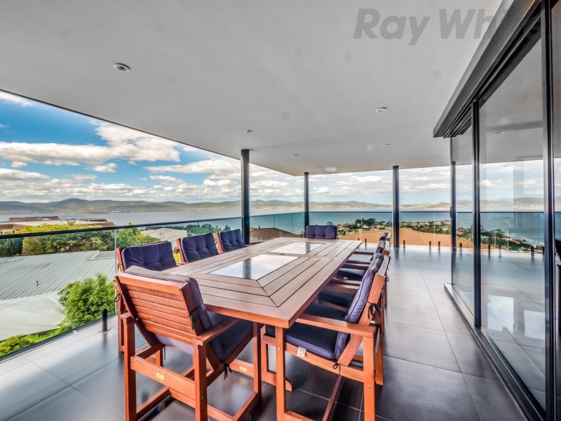 70 Lipscombe Avenue, Sandy Bay TAS 7005