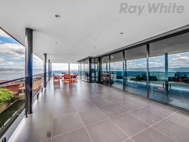 70 Lipscombe Avenue, Sandy Bay TAS 7005
