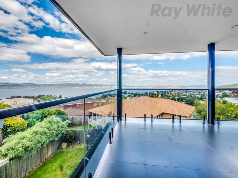 70 Lipscombe Avenue, Sandy Bay TAS 7005