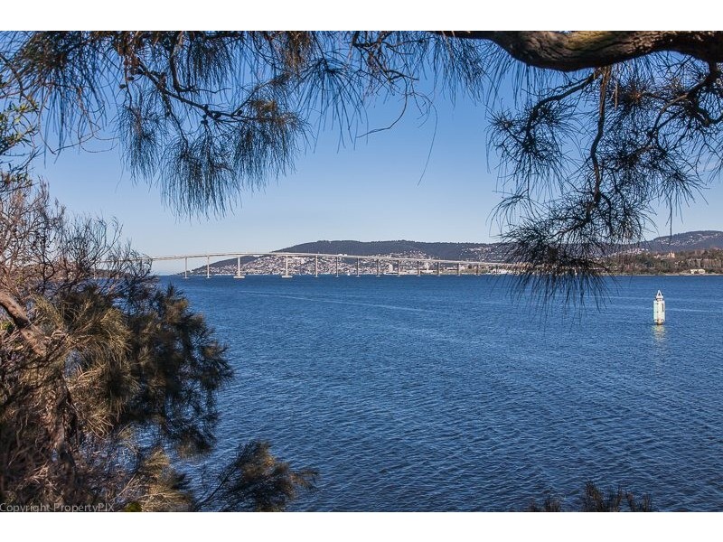9 Talune Street, Lindisfarne TAS 7015