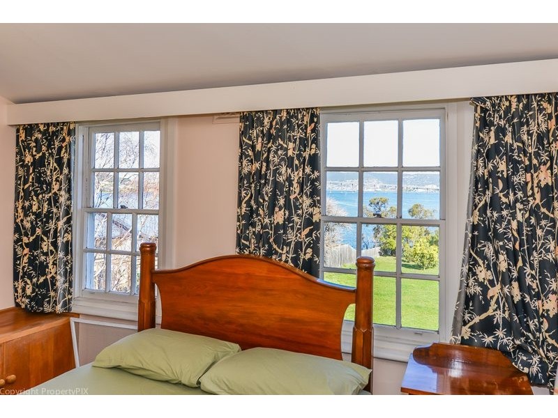 9 Talune Street, Lindisfarne TAS 7015