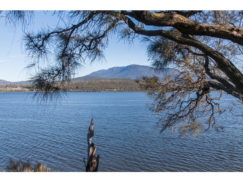 9 Talune Street, Lindisfarne TAS 7015