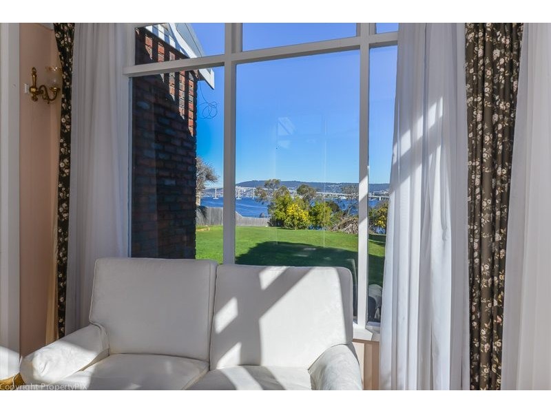 9 Talune Street, Lindisfarne TAS 7015