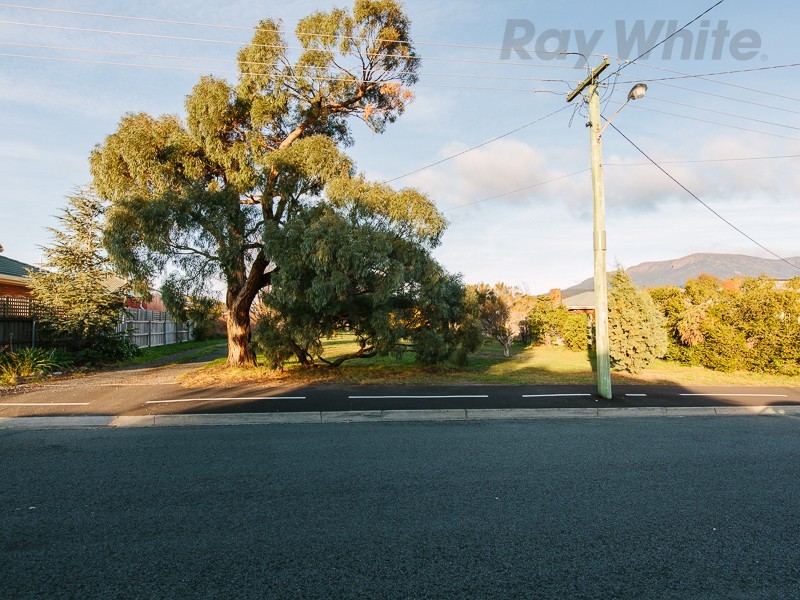 9 Talune Street, Lindisfarne TAS 7015