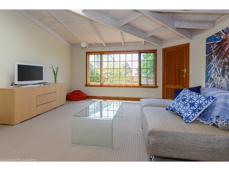 10 Lauramont Avenue, Sandy Bay TAS 7005