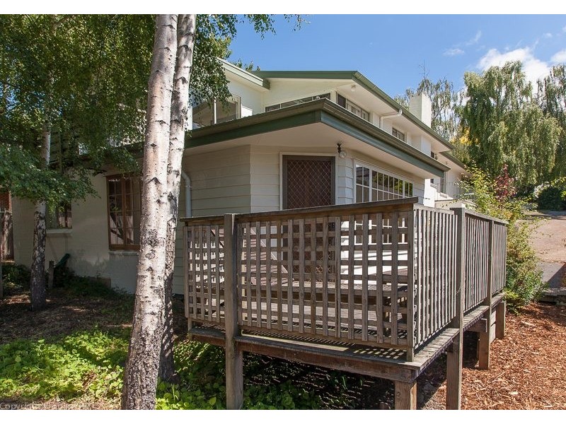 10 Lauramont Avenue, Sandy Bay TAS 7005