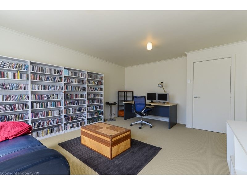 10 Lauramont Avenue, Sandy Bay TAS 7005