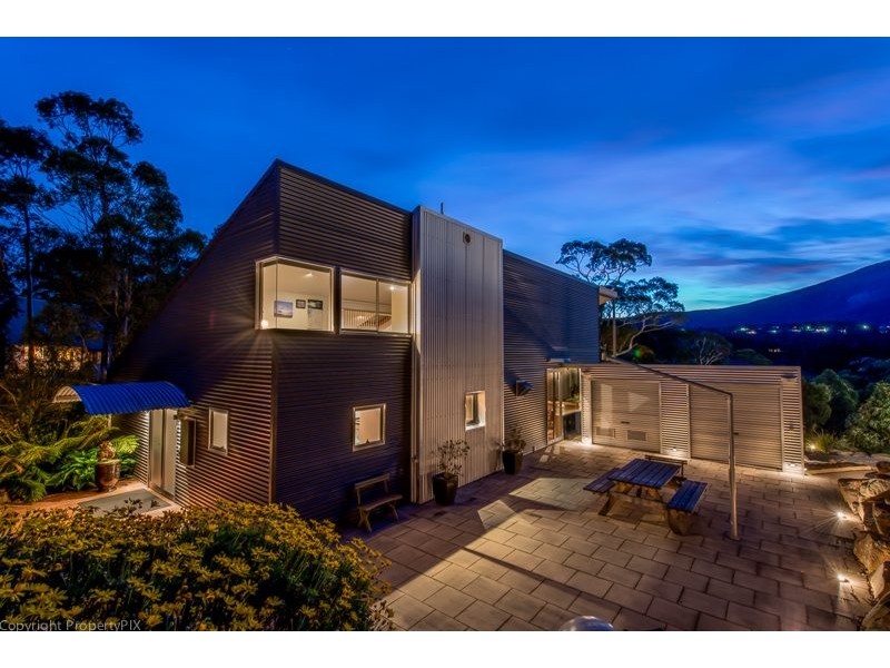 32 Bramble Street, Ridgeway TAS 7054