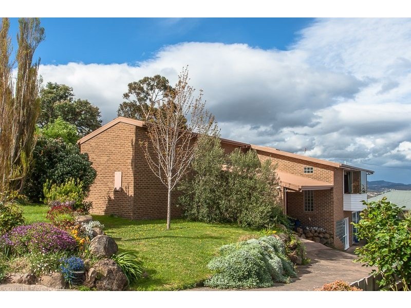 55 Girrabong Road, Lenah Valley TAS 7008