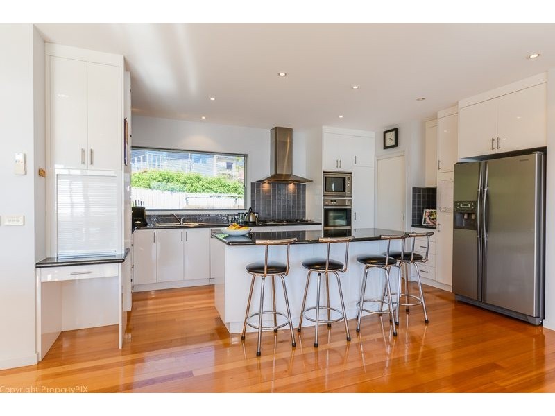 4 Parrott Place, Tranmere TAS 7018