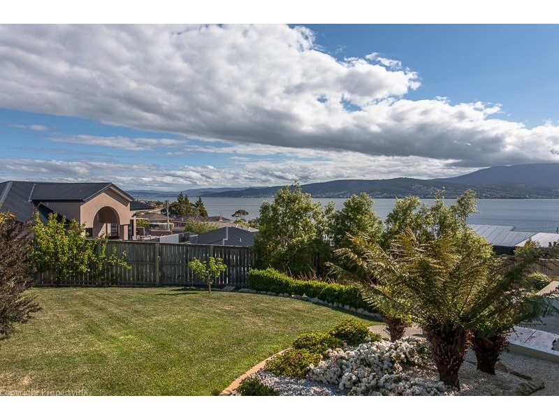 4 Parrott Place, Tranmere TAS 7018