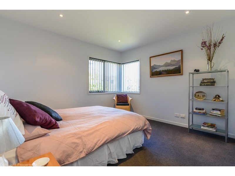 4 Parrott Place, Tranmere TAS 7018