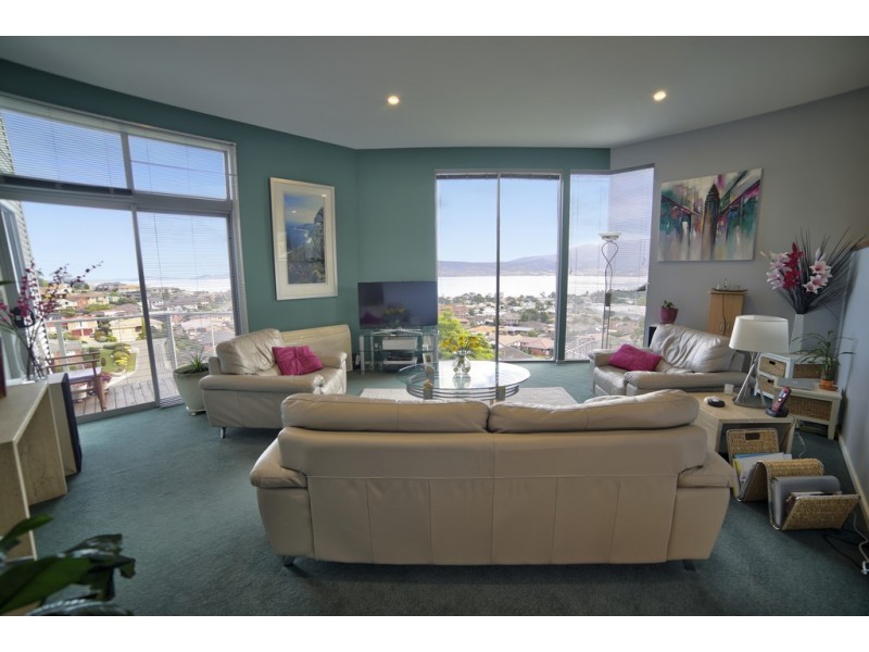 25 Skyline Drive, Howrah TAS 7018