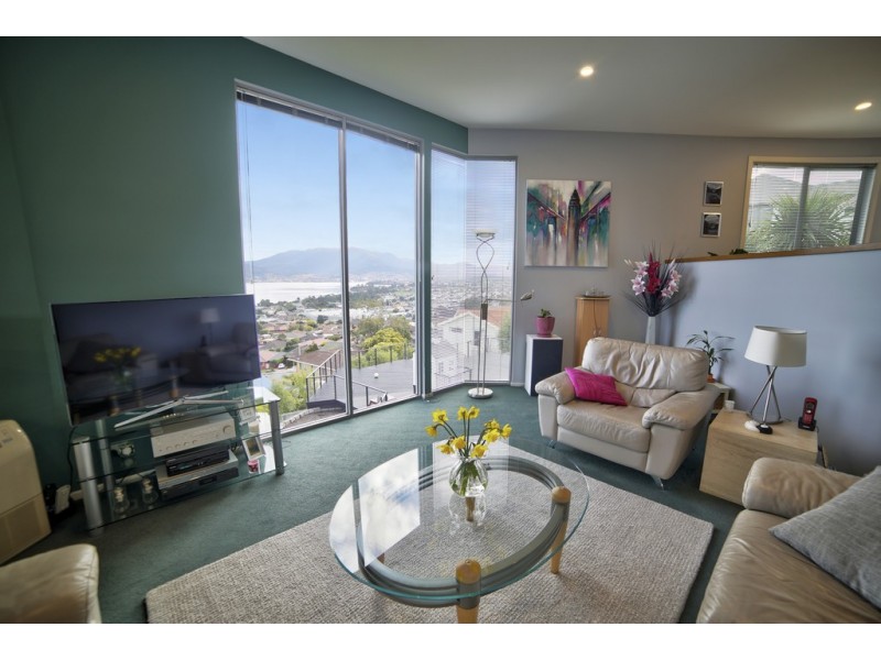 25 Skyline Drive, Howrah TAS 7018