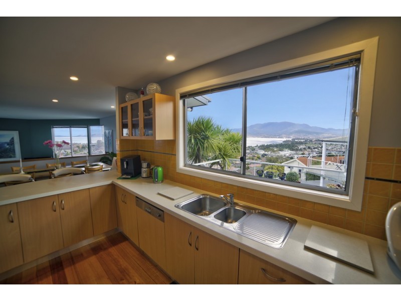 25 Skyline Drive, Howrah TAS 7018