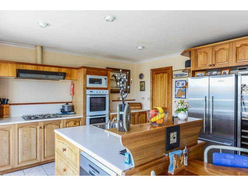 4 Koluri Court, Lindisfarne TAS 7015