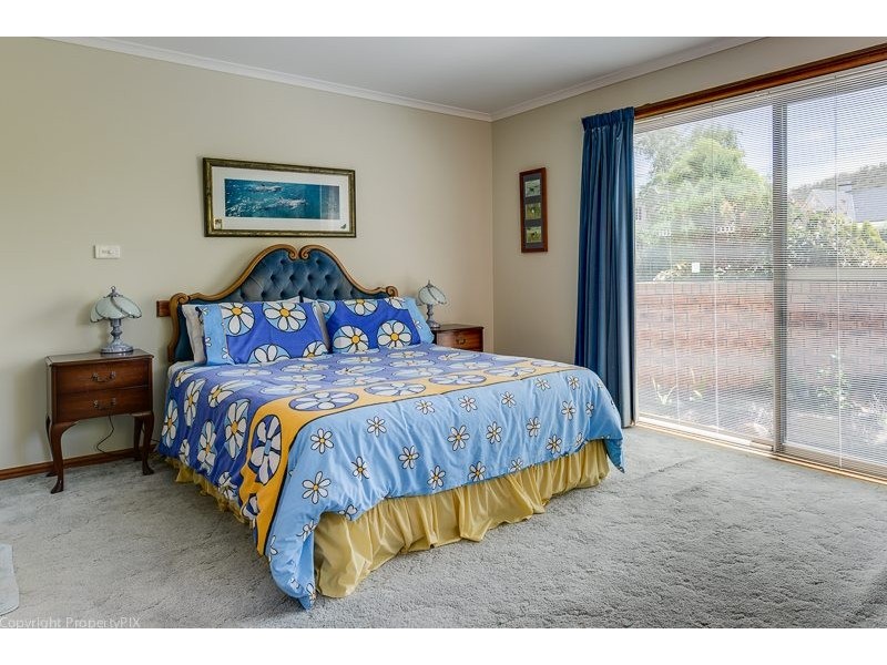 4 Koluri Court, Lindisfarne TAS 7015